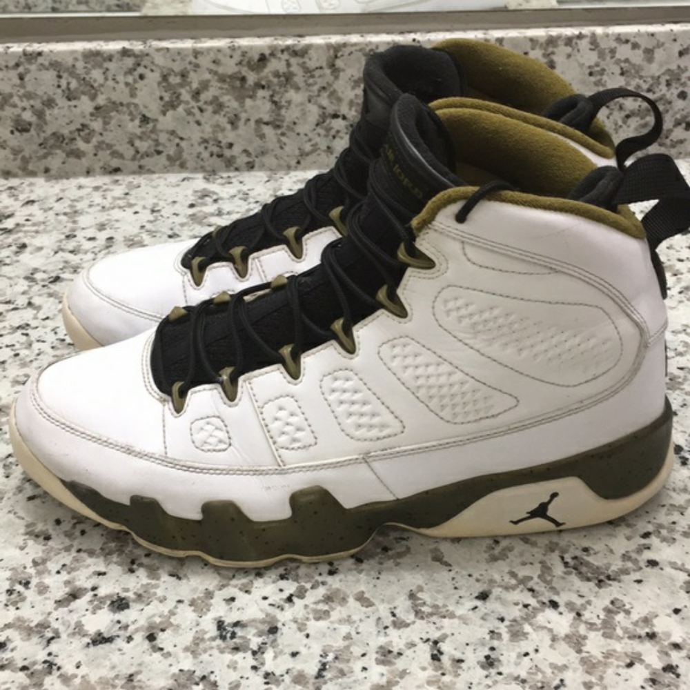 Jordan 9 retro Liberty Size 12